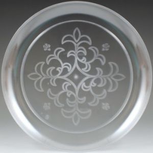 Sovereign Floral Etched 7-1/4-inch Plastic Plates