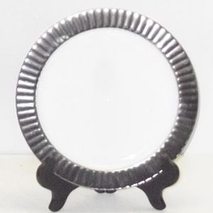 Celebration 7-1/2-inch Plastic Plates