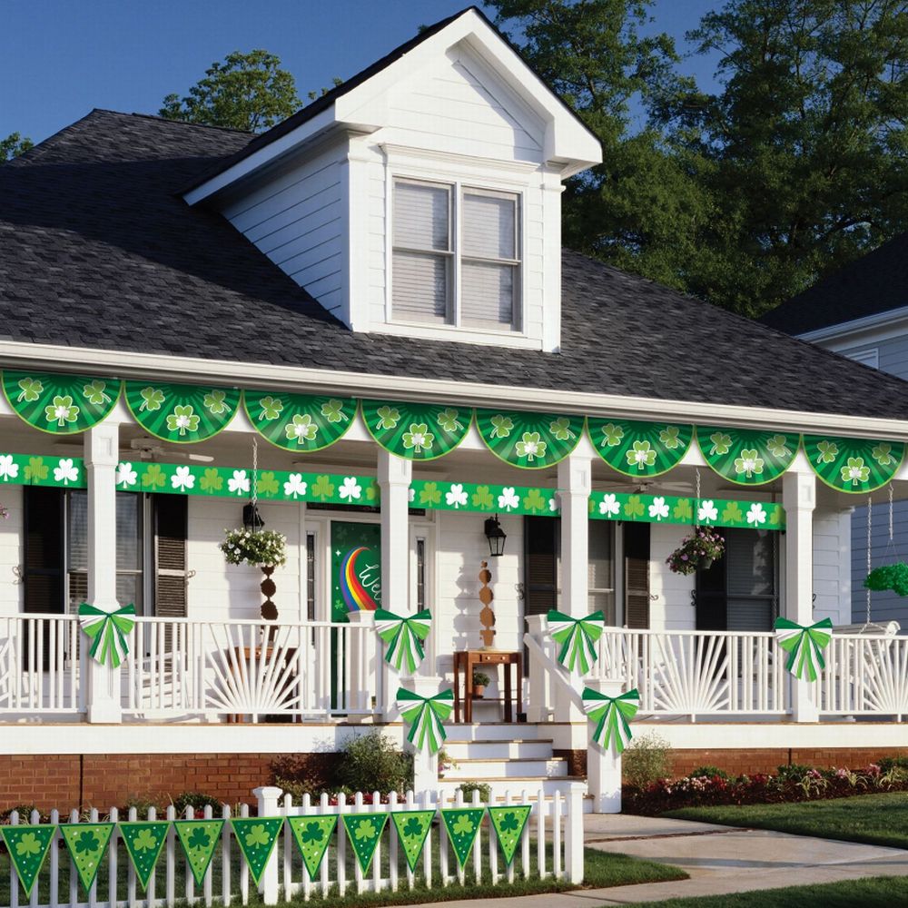 St Patrick's Day Ultimate Outdoor Decorating Kit Party at Lewis